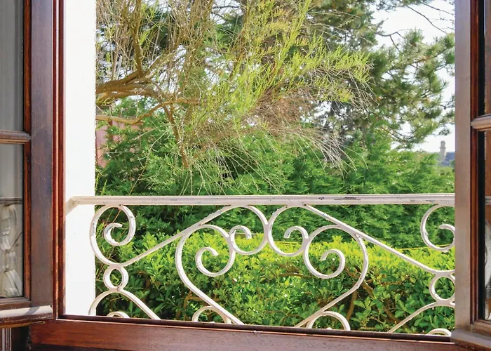 Awesome In Hauteville-sur-Mer