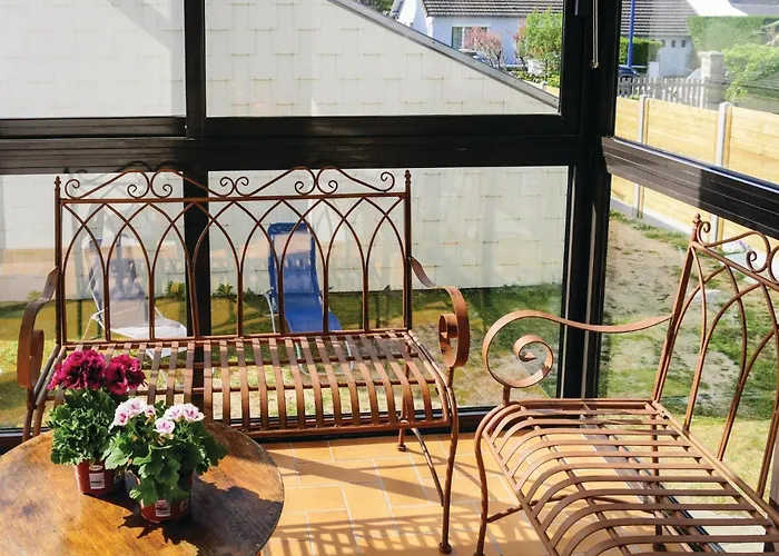 Dom wakacyjny Awesome In Hauteville-sur-Mer